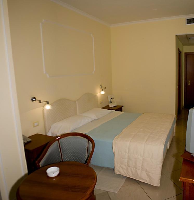Hotel Marinella Pizzo  Rum bild