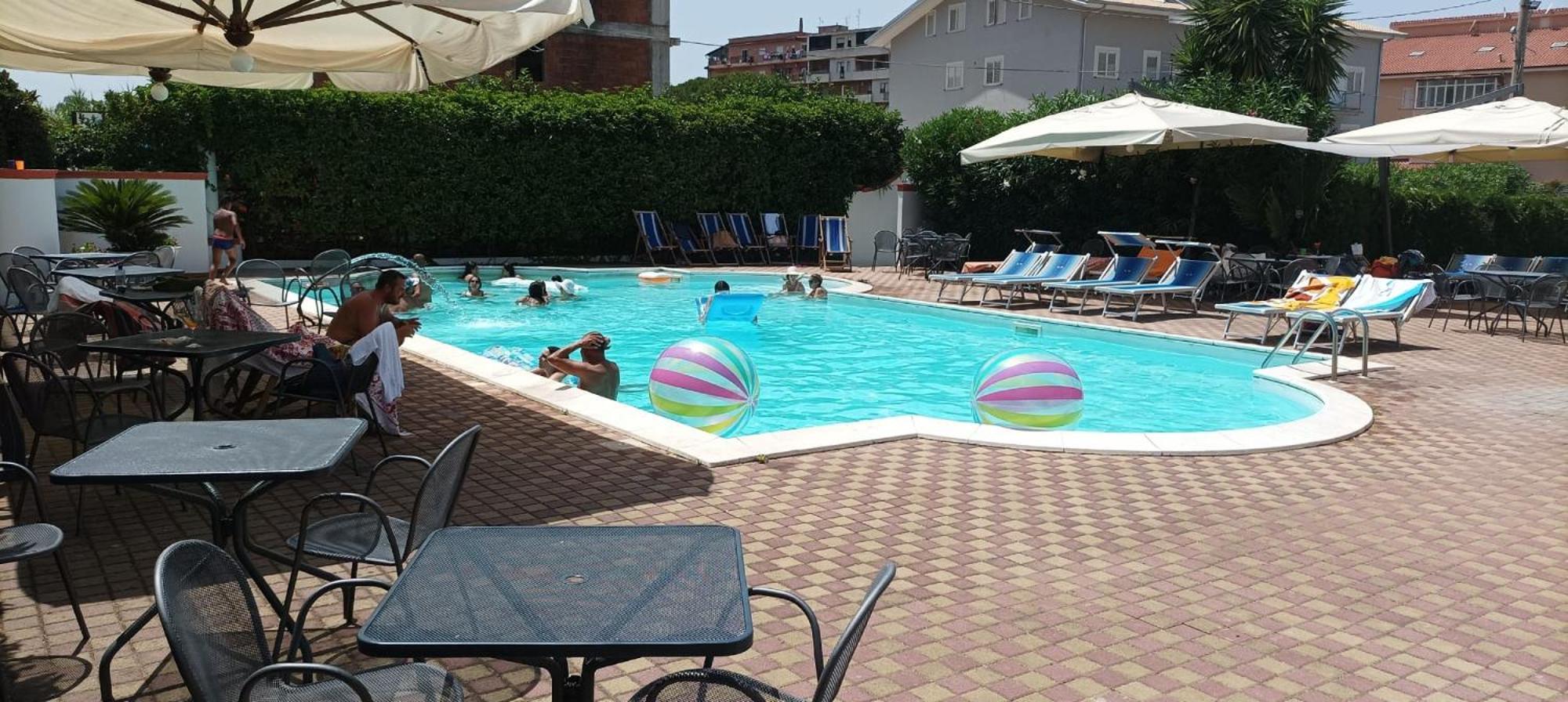 Hotel Marinella Pizzo  Exteriör bild